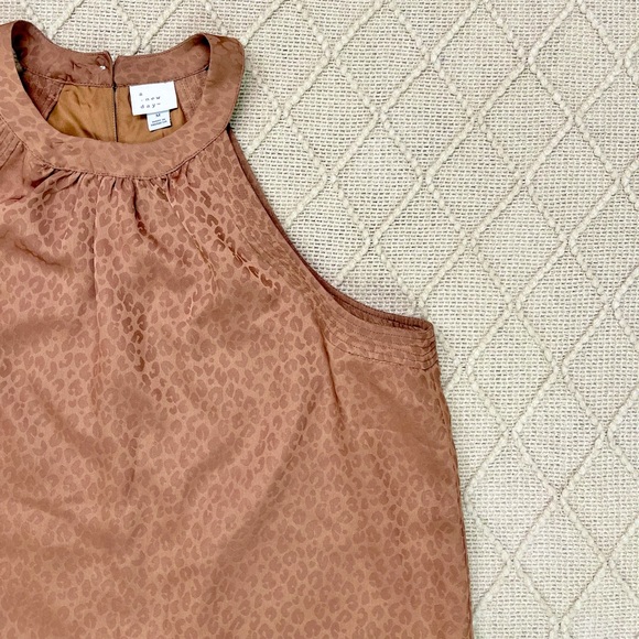 Sleeveless Halter Top - Picture 14 of 16